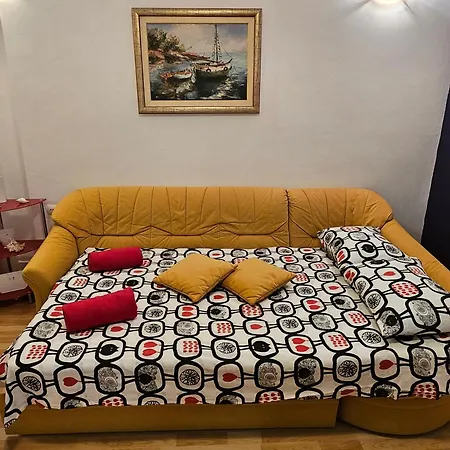 With Balcony Red Rose * 스플리트