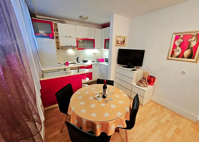 With Balcony Red Rose 스플리트