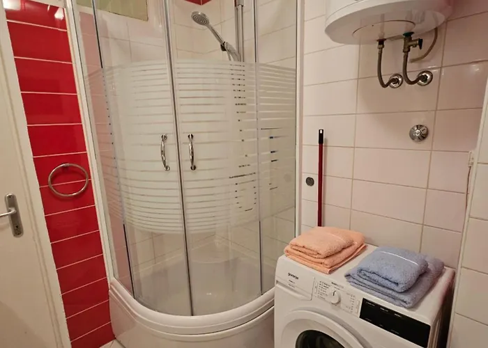 With Balcony Red Rose 스플리트