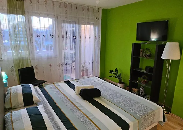 With Balcony Red Rose 스플리트