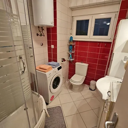 Apartman With Balcony Red Rose *