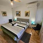 Apartamento With Balcony Red Rose *