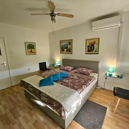 With Balcony Red Rose Apartment