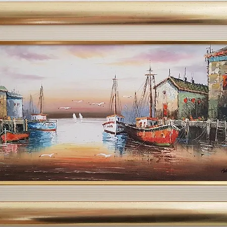 With Balcony Red Rose Apartment *